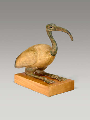 AN EGYPTIAN GILT WOOD AND BRONZE IBIS - photo 2