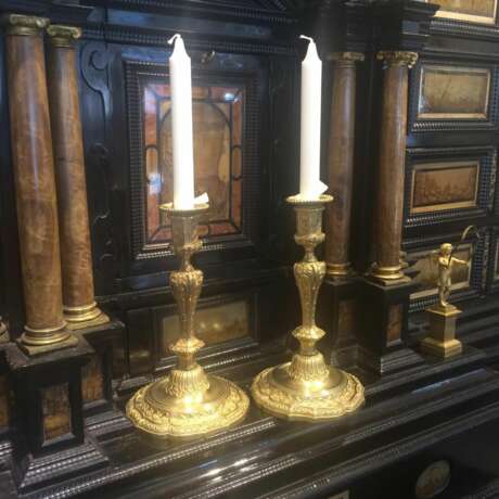 19th Century Pair of Gilded Bronze Transition Louis XV Style Candle Holders Bronze Napoleon III 19th century - photo 2 19th Century Pair of Gilded Bronze Transition Louis XV Style Candle Holders Bronze Napoleon III 19th century - photo 2