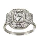 Diamanten. Bague en platine et diamants d`&eacute;poque Art D&eacute;co. 