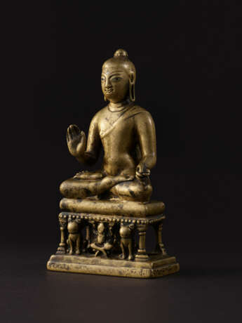 A SILVER INLAID BRASS FIGURE OF BUDDHA - photo 2
