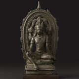 A COPPER ALLOY FIGURE OF PADMAPANI LOKESHVARA - photo 2