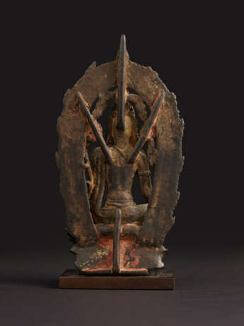 A COPPER ALLOY FIGURE OF PADMAPANI LOKESHVARA - photo 5