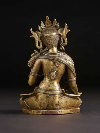 A SILVER COPPER AND GOLD INLAID BRASS FIGURE OF SITATAPATRA - photo 6