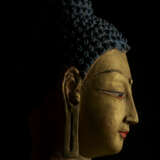 A GILT AND POLYCHROME STUCCO FIGURE OF BUDDHA - фото 3