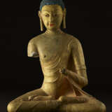 A GILT AND POLYCHROME STUCCO FIGURE OF BUDDHA - фото 4