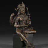 A COPPER ALLOY FIGURE OF KAUMARI - photo 3