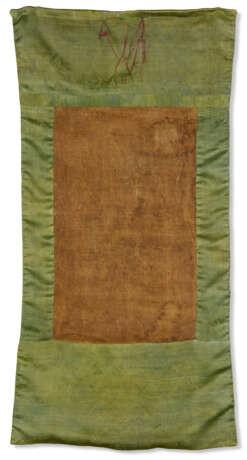 A THANGKA OF GARWA NAGPO, ATTRIBUTED TO THE TENTH KARMAPA, CHOYING DORJEDISTEMPER AND GOLD ON SILK - photo 4