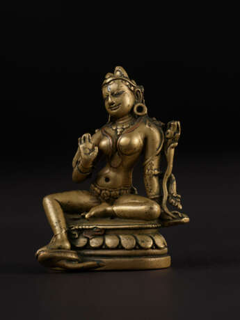 A SILVER AND COPPER INLAID BRASS FIGURE OF TARA - photo 1