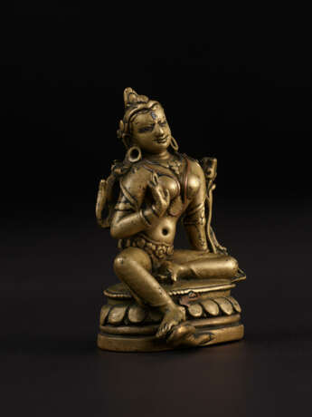 A SILVER AND COPPER INLAID BRASS FIGURE OF TARA - photo 5