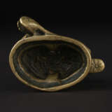 A SILVER AND COPPER INLAID BRASS FIGURE OF TARA - photo 6