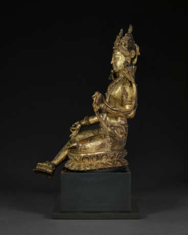 A GILT COPPER ALLOY FIGURE OF MANJUSHRI - photo 4