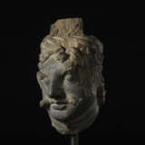 A GREY SCHIST HEAD OF AN ATTENDANT - photo 2