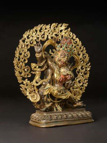 A PARCEL GILT COPPER ALLOY FIGURE OF VAJRAPANI AND MAMAKI - Foto 4