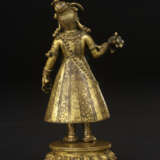 A GILT COPPER FIGURE OF KRISHNAVATI - photo 6
