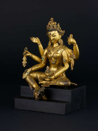 A GILT-COPPER ALLOY FIGURE OF VASUDHARA - photo 3