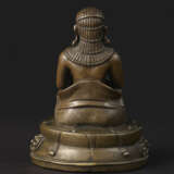 A SILVER INLAID COPPER ALLOY FIGURE OF PADAMPA SANGYE - фото 5