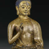 A SILVER INLAID BRASS FIGURE OF A YOGI MASTER, MOST LIKELY PADAMPA SANGYE - photo 1