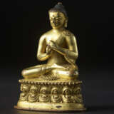 A GILT COPPER ALLOY FIGURE OF VAIROCHANA - photo 2