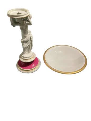 Vase &agrave; fruits figuratif Tazza en porcelaine royale de Copenhague du 19&egrave;me si&egrave;cle. Biscuit (porcelain) Empire 19th century - photo 2