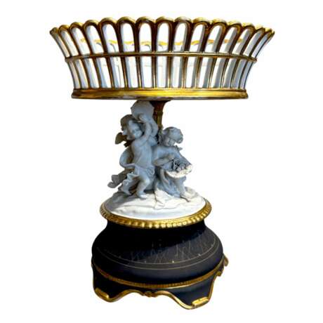 Paris Porcelain centerpiece with putti 19th Century Porcelaine 19th century - photo 7