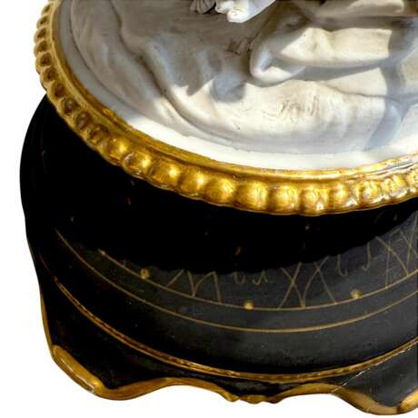 Paris Porcelain centerpiece with putti 19th Century Porcelaine 19th century - photo 10