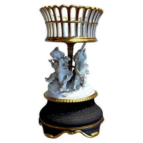 Paris Porcelain centerpiece with putti 19th Century Porcelaine 19th century - photo 12