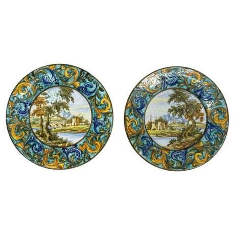 Set of Two Hand-Pair of Italian Renaissance Style Platters by N. Tapolini 1970s Metal ceramics 20th century - photo 1