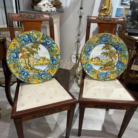 Set of Two Hand-Pair of Italian Renaissance Style Platters by N. Tapolini 1970s Metal ceramics 20th century - photo 8