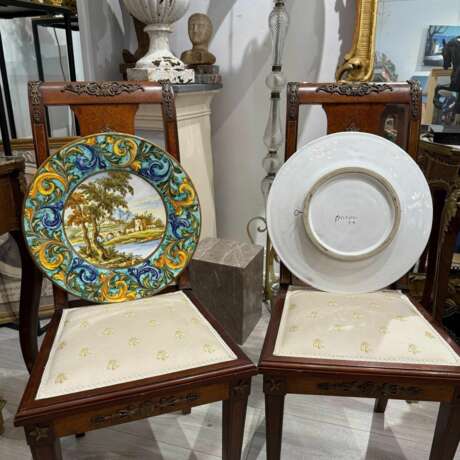 Set of Two Hand-Pair of Italian Renaissance Style Platters by N. Tapolini 1970s Metal ceramics 20th century - photo 9