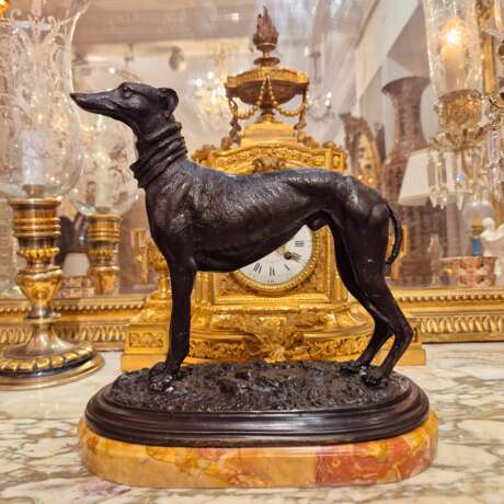 19th Century Statue of a Greyhound in Bronze in the Style of Pierre-Jules Mêne Bronze 19th century - photo 7 19th Century Statue of a Greyhound in Bronze in the Style of Pierre-Jules Mêne Bronze 19th century - photo 7