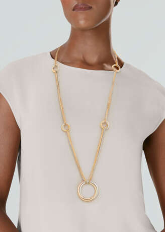 CARTIER DIAMOND AND TRI-COLORED GOLD 'TRINITY' NECKLACE - photo 2 CARTIER DIAMOND AND TRI-COLORED GOLD 'TRINITY' NECKLACE - photo 2