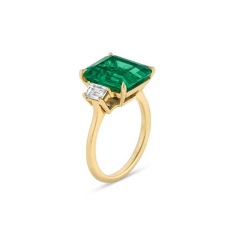VALENTIN MAGRO EMERALD AND DIAMOND RING - photo 1