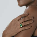 VALENTIN MAGRO EMERALD AND DIAMOND RING - photo 2