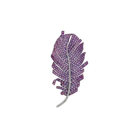 CARNET PAIR OF COLORED SAPPHIRE AND DIAMOND ‘PRECIOUS PLUME’ FEATHER BROOCHES - photo 3
