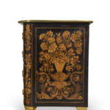 COMMODE D'ÉPOQUE LOUIS XIV - photo 4
