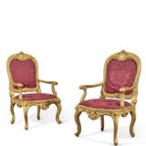 PAIRE DE FAUTEUILS À CHASSIS D'ÉPOQUE NÉOCLASSIQUE - photo 1