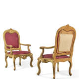 PAIRE DE FAUTEUILS À CHASSIS D'ÉPOQUE NÉOCLASSIQUE - photo 4