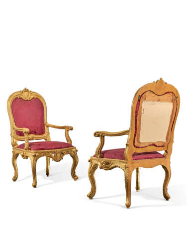 PAIRE DE FAUTEUILS À CHASSIS D'ÉPOQUE NÉOCLASSIQUE - photo 4 PAIRE DE FAUTEUILS À CHASSIS D'ÉPOQUE NÉOCLASSIQUE - photo 4