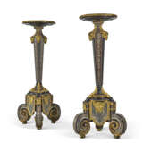 PAIRE DE PORTE-TORCHÈRES DE LA FIN DE L'ÉPOQUE LOUIS XVI - Foto 1