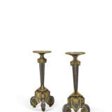 PAIRE DE PORTE-TORCHÈRES DE LA FIN DE L'ÉPOQUE LOUIS XVI - Foto 3