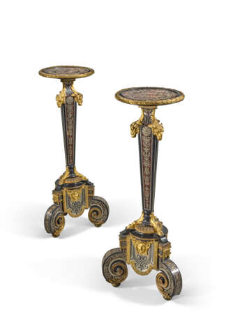 PAIRE DE PORTE-TORCHÈRES DE LA FIN DE L'ÉPOQUE LOUIS XVI - Foto 6 PAIRE DE PORTE-TORCHÈRES DE LA FIN DE L'ÉPOQUE LOUIS XVI - Foto 6