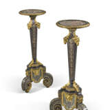 PAIRE DE PORTE-TORCHÈRES DE LA FIN DE L'ÉPOQUE LOUIS XVI - Foto 6