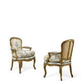 PAIRE DE FAUTEUILS EN CABRIOLET D'ÉPOQUE LOUIS XV - Foto 4