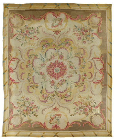 TAPIS D'AUBUSSON D'ÉPOQUE LOUIS XV - photo 1