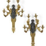 PAIRE D'APPLIQUES DE STYLE LOUIS XVI - Foto 1