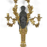 PAIRE D'APPLIQUES DE STYLE LOUIS XVI - Foto 3