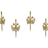 SUITE DE QUATRE APPLIQUES DE STYLE LOUIS XVI - photo 1