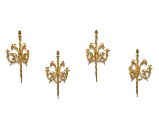 SUITE DE QUATRE APPLIQUES DE STYLE LOUIS XVI - photo 1