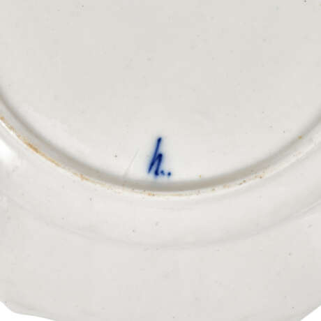 PARTIE DE SERVICE COMPOSITE EN PORCELAINE TENDRE - photo 4