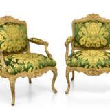 PAIRE DE FAUTEUILS À LA REINE D'ÉPOQUE LOUIS XV - Foto 1